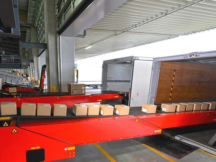 Loading and unloading system